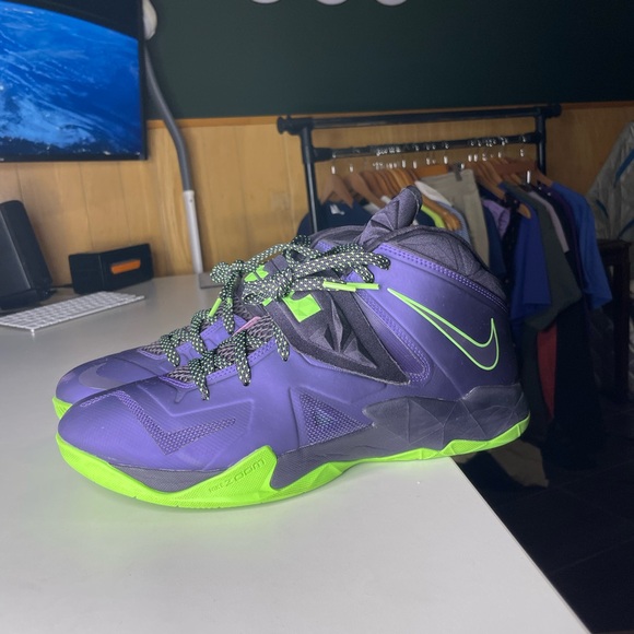 LeBron Zoom Soldier 7 in the purple and lime men’s 11.5